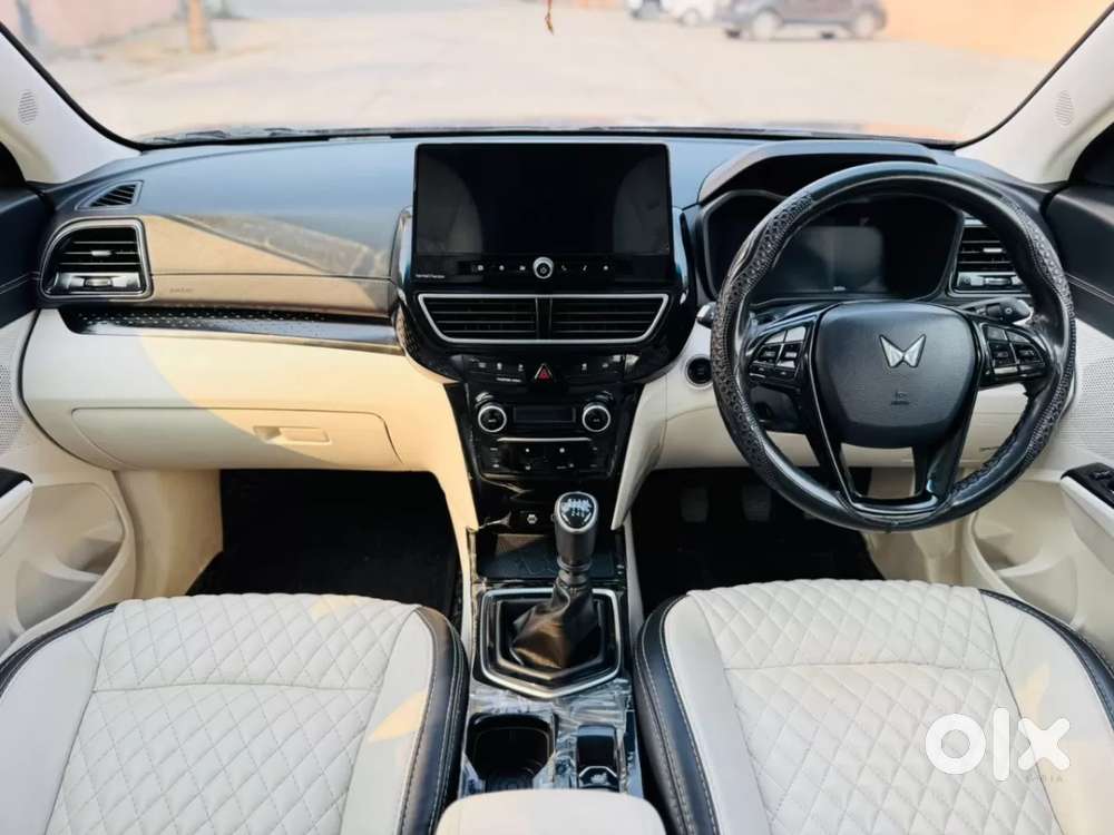 Mahindra Xuv 3xo Ax7 Diesel Mt, 2024, Diesel