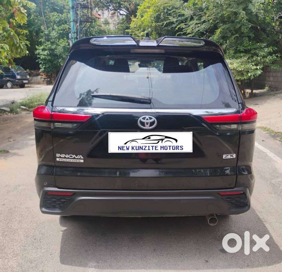 Toyota Innova Hycross 2.0 Zx Hybrid 7 Str, 2025, Petrol