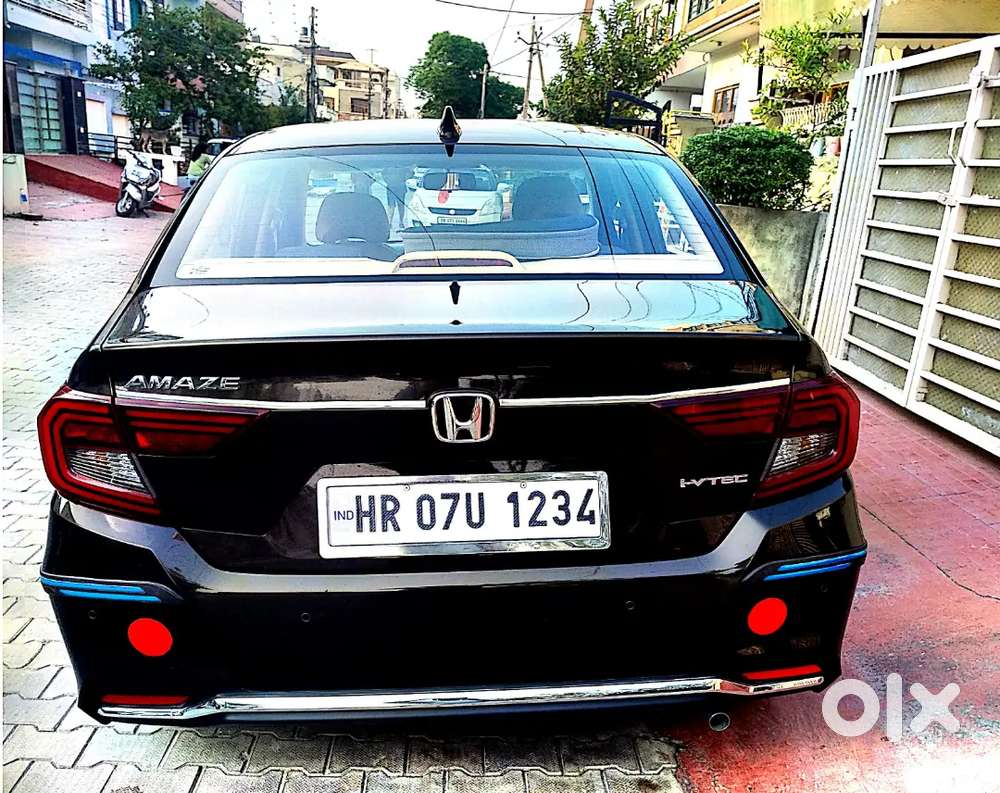 Sale Of Honda Amaze Amt And Electric Geyser 35 Lit.