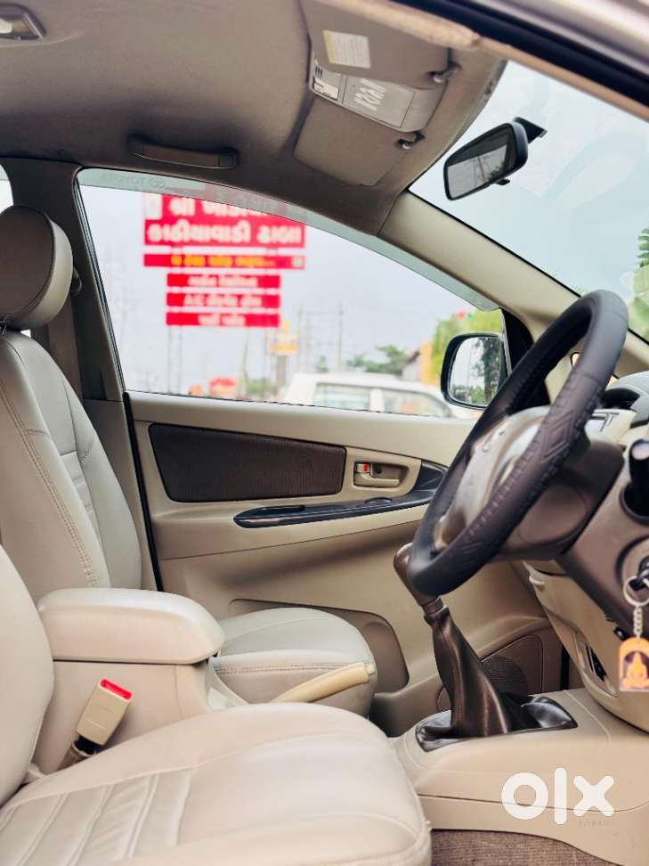 Toyota Innova 2.5 G (diesel) 8 Seater, 2013