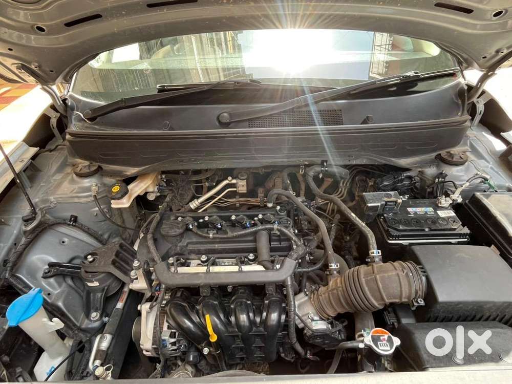 Hyundai Venue 2022 Petrol 25800 Km Driven