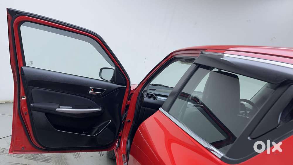 Maruti Suzuki Swift 1.3 Zxi, 2023, Petrol