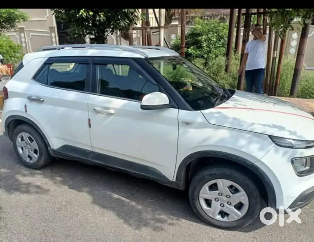 Hyundai Venue 2020 Cng & Hybrids 42000 Km Driven