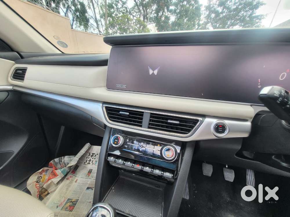 Mahindra Xuv700 Ax7 Luxury Pack Awd, 2025, Diesel