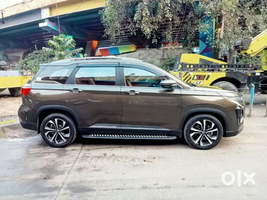 Mg Hector Plus Sharp Pro 1.5 Turbo Petrol Cvt 7 Str, 2025, Petrol