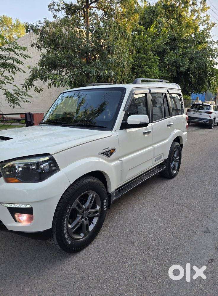 Mahindra Scorpio S8, 2015, Diesel
