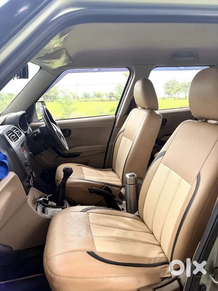 Mahindra Tuv 300 T6 2016 Variant