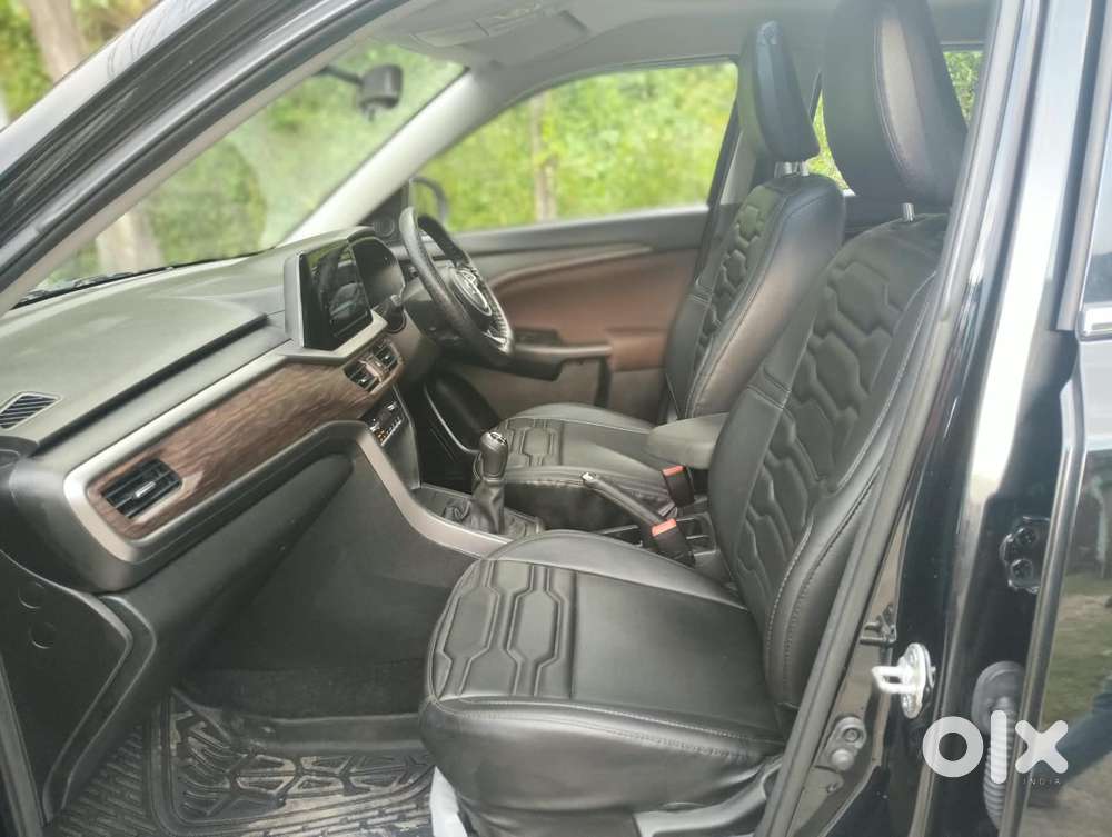 Maruti Suzuki Brezza 1.5 Zxi Smart Hybrid, 2023, Petrol