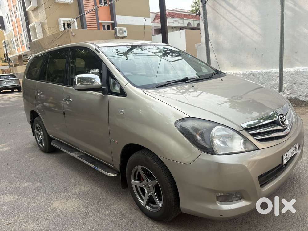 Toyota Innova 2.5 V 7 Str, 2011, Diesel