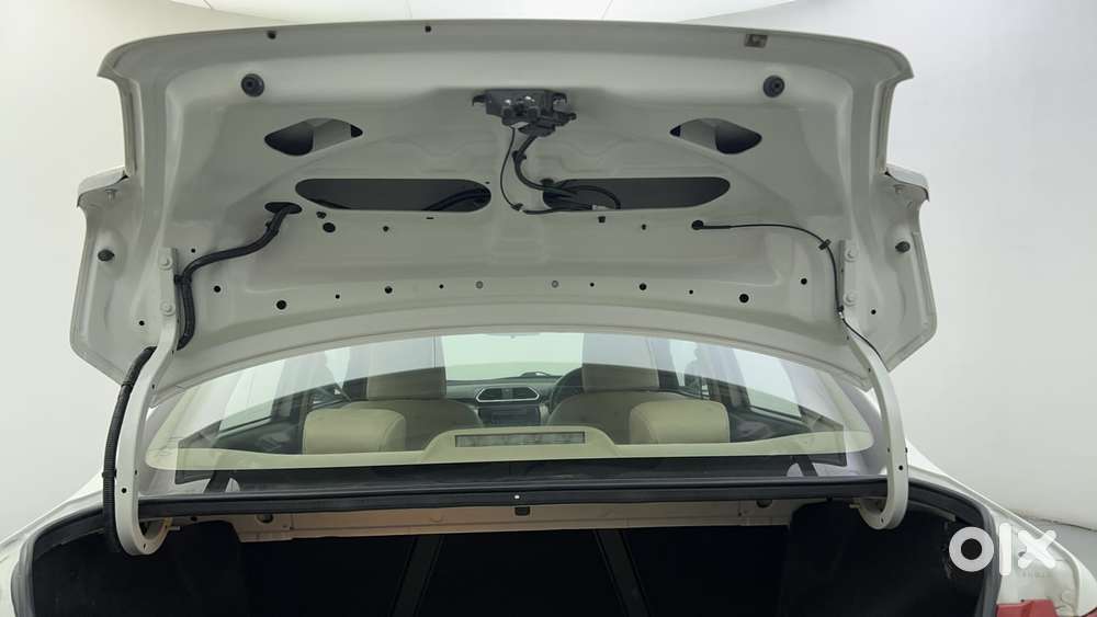 Maruti Suzuki Dzire Vxi Ags, 2020, Petrol