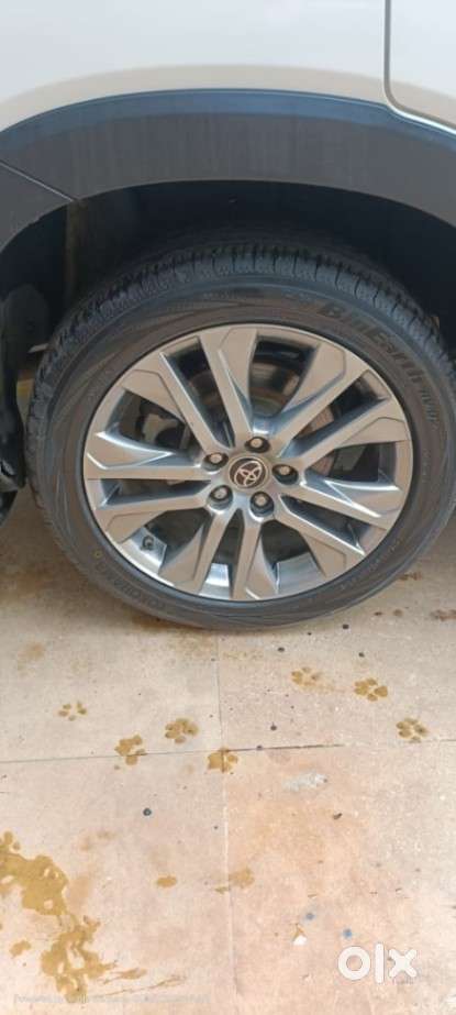 Toyota Innova Hycross 2.0 Zx (o) Hybrid 7 Str, 2023, Petrol