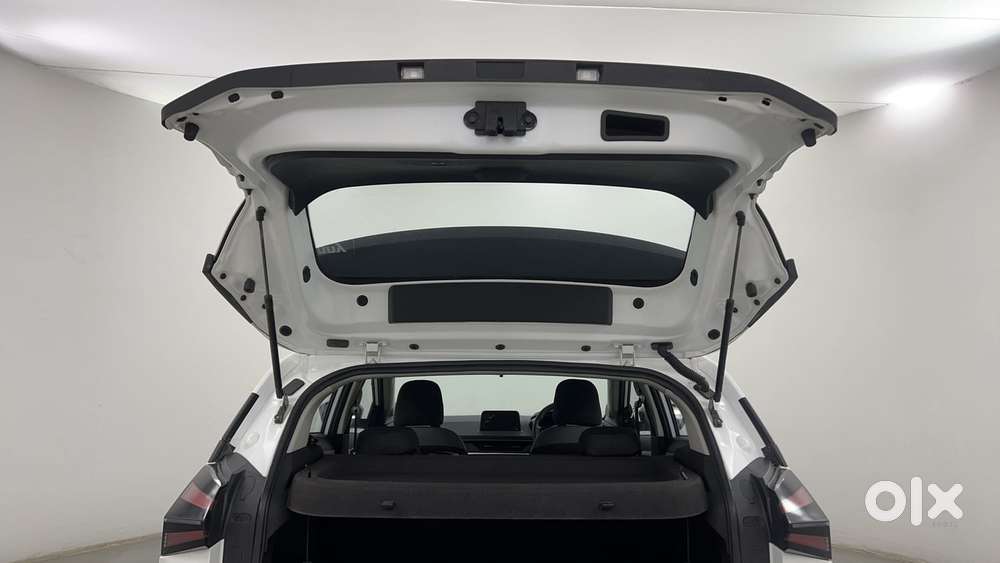 Tata Nexon Pure (s) 1.2 Petrol 6amt, 2024, Petrol