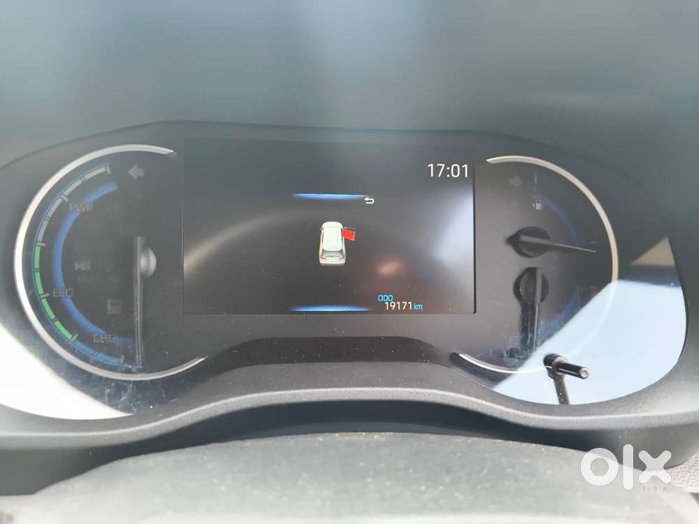 Toyota Innova Hycross 2.0 Vx Hybrid 7 Str, 2023, Petrol