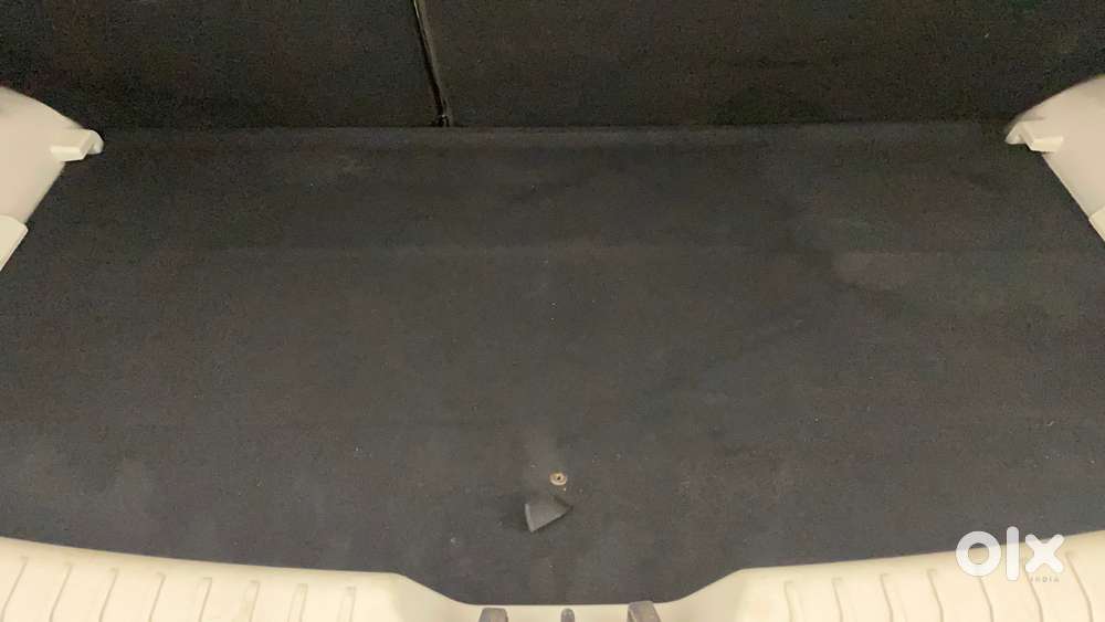 Mahindra Xuv300 1.2 W8 (o) Amt Petrol, 2021, Petrol