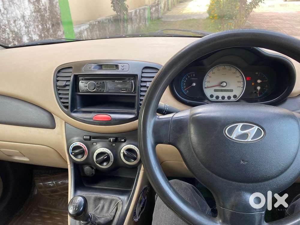 Hyundai I10 2011 Petrol 65000 Km Driven