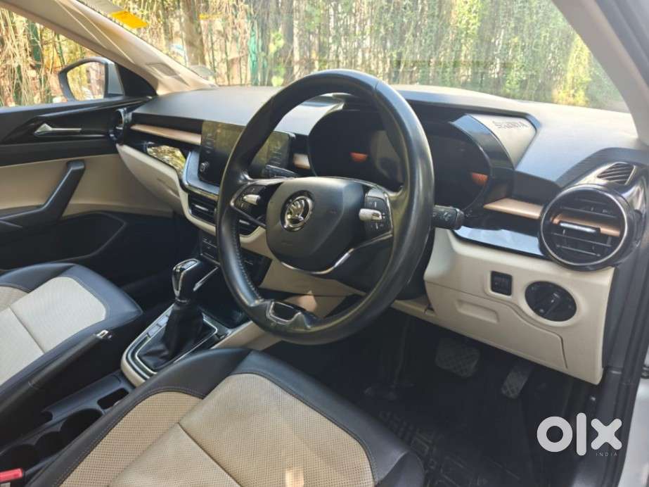 Skoda Slavia 1.0 Tsi Style, 2023, Petrol