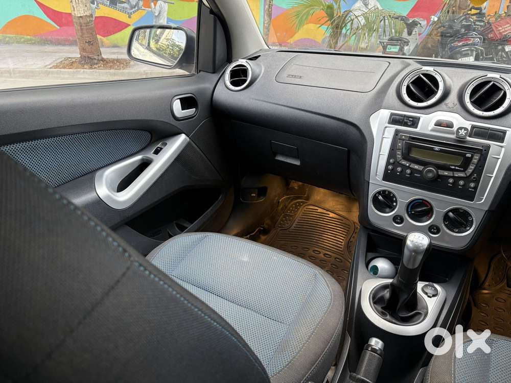 Ford Figo 2012-2015 Petrol Titanium, 2015, Petrol