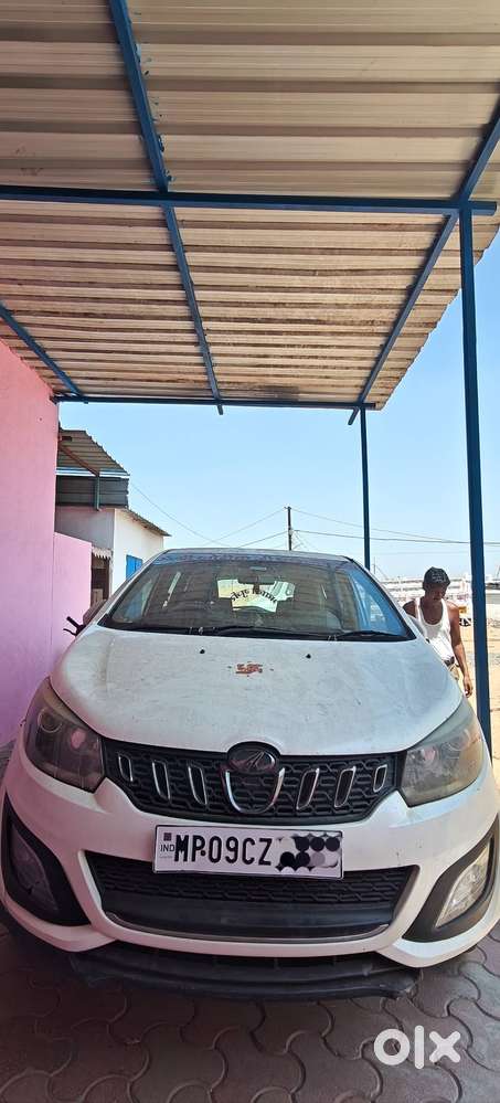 Mahindra Marrazo Desiel M8 Variant