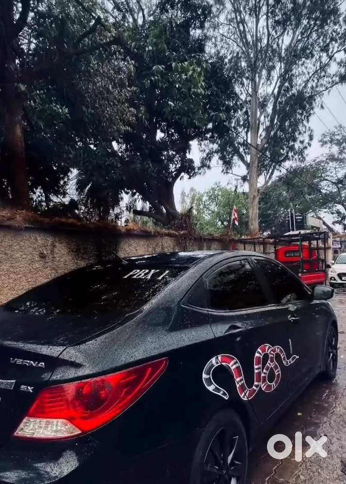 Hyundai Verna Modifed First Owner Black Colour