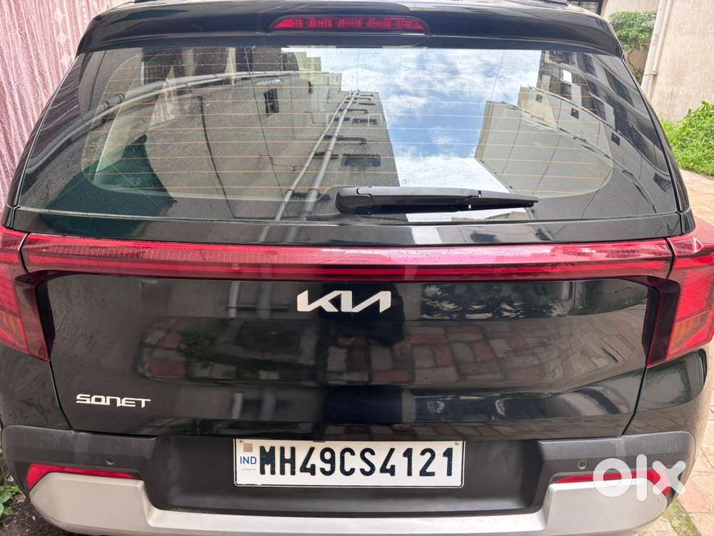 Kia Sonet Diesel Good Condition, Wireless Charging, Sunroof