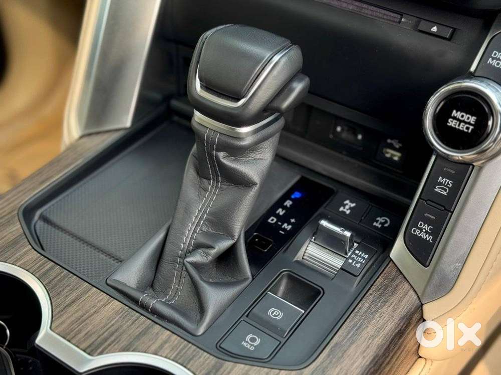 Toyota Land Cruiser Zx Petrol, 2025, Petrol