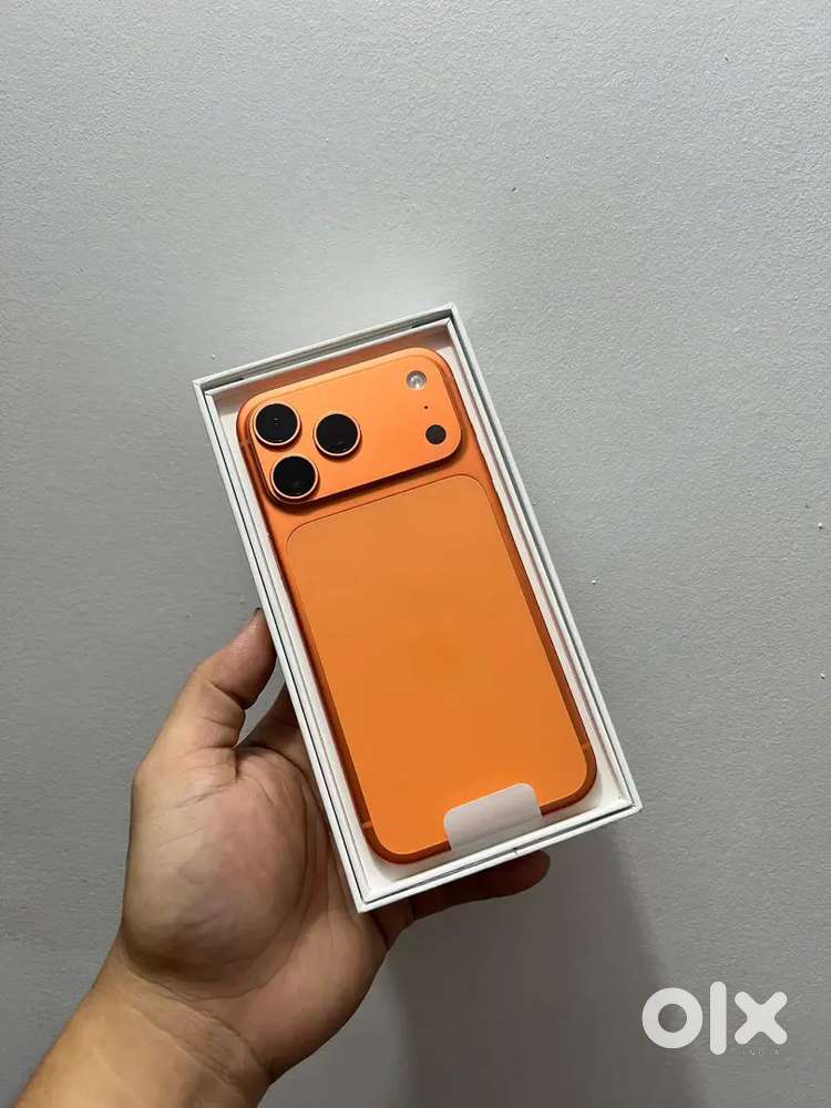 iPhone 17 pro Max 256gb available with all accessories cash on delry