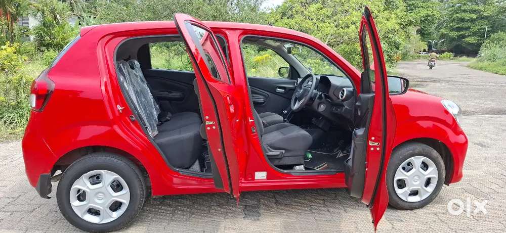 2022 December Celerio Zxi ,service Book Available , Company Service