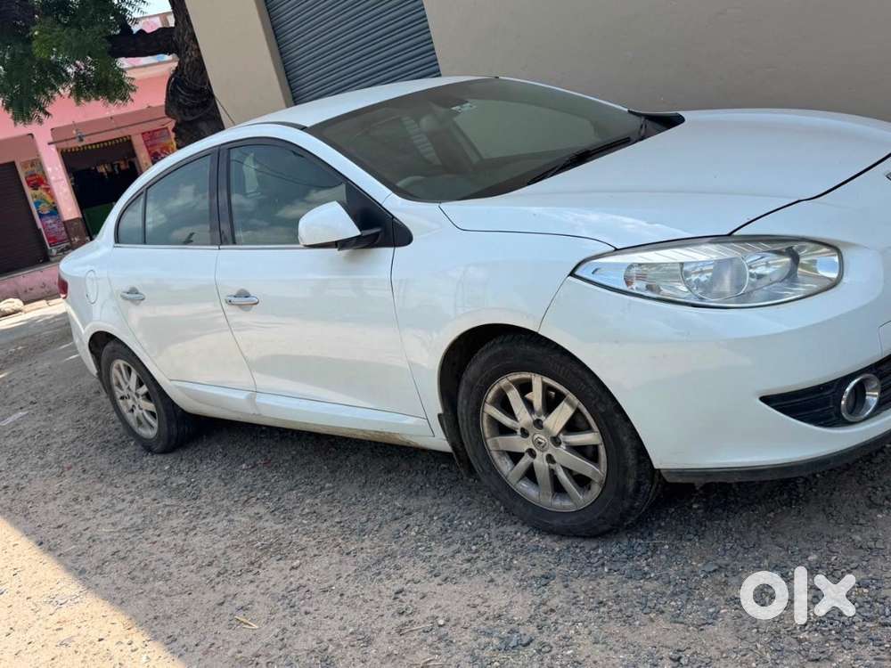 Renault Fluence 2012 Car