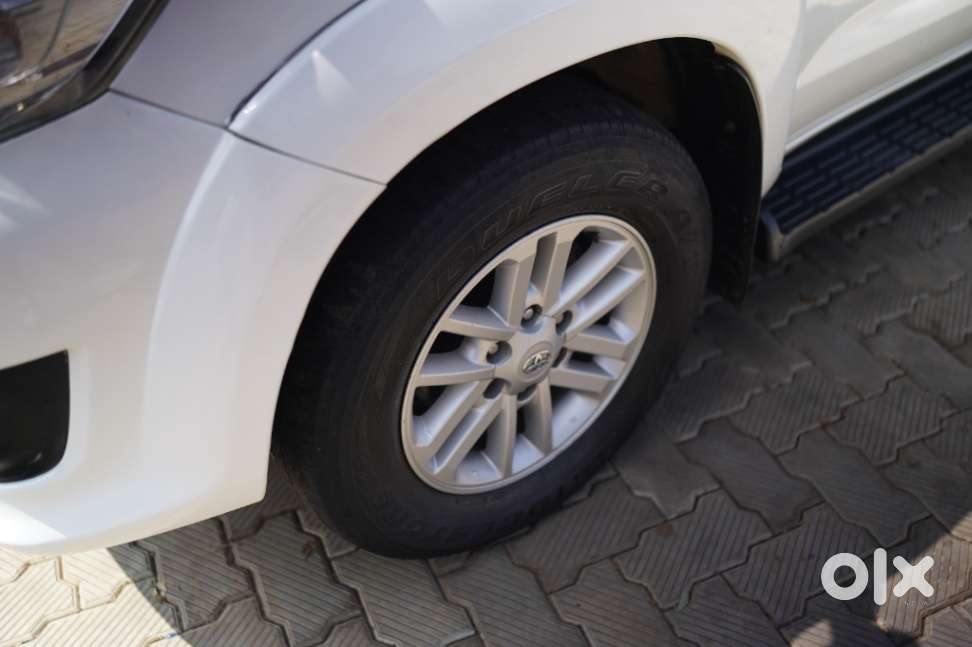 Toyota Fortuner 3.0 4x2 Automatic, 2012