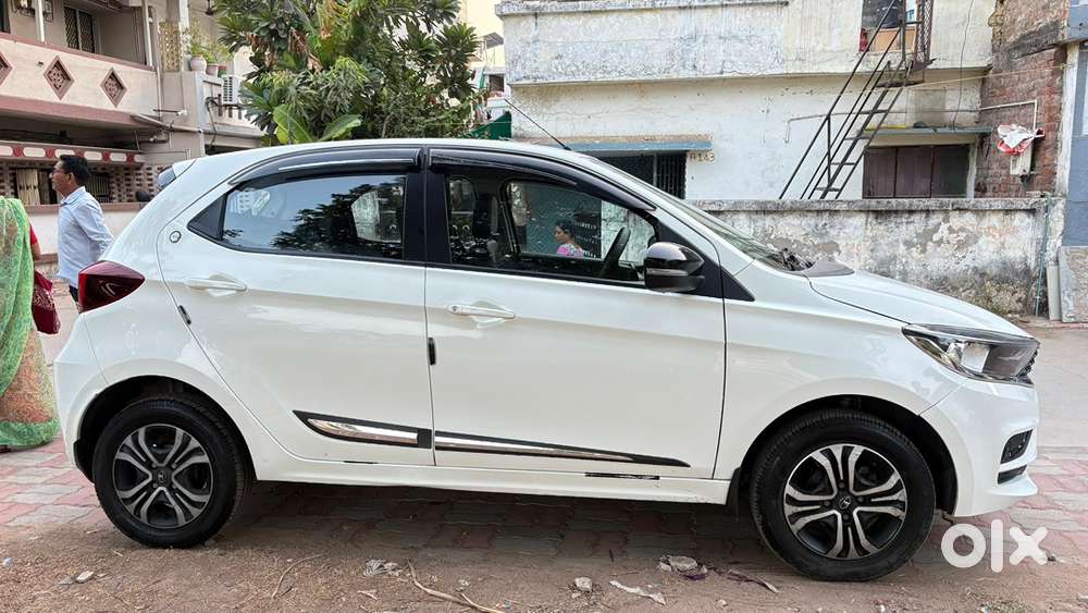 Tata Tiago Hybrid 2023