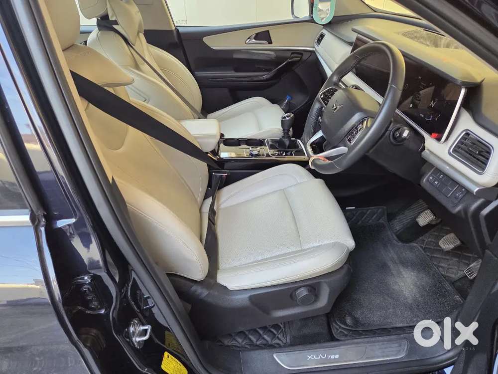 Mahindra Xuv700l 2.2 Diesel Mt 2023 Top Model