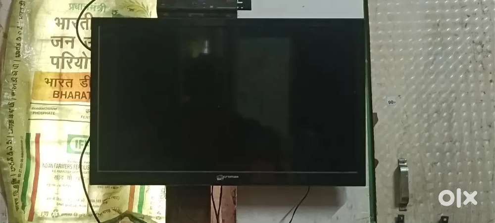 good condition , 32 inches tv