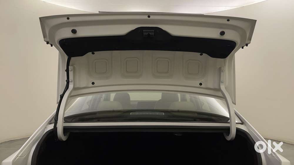 Hyundai Verna 1.5 Sx (o) Vtvt Ivt, 2023, Petrol