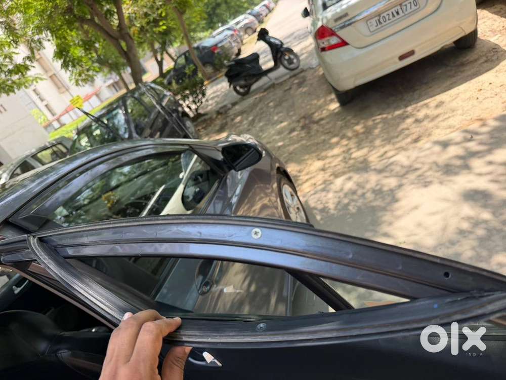 Hyundai Xcent 2019 Diesel 147400 Km Driven Only Company Serviced