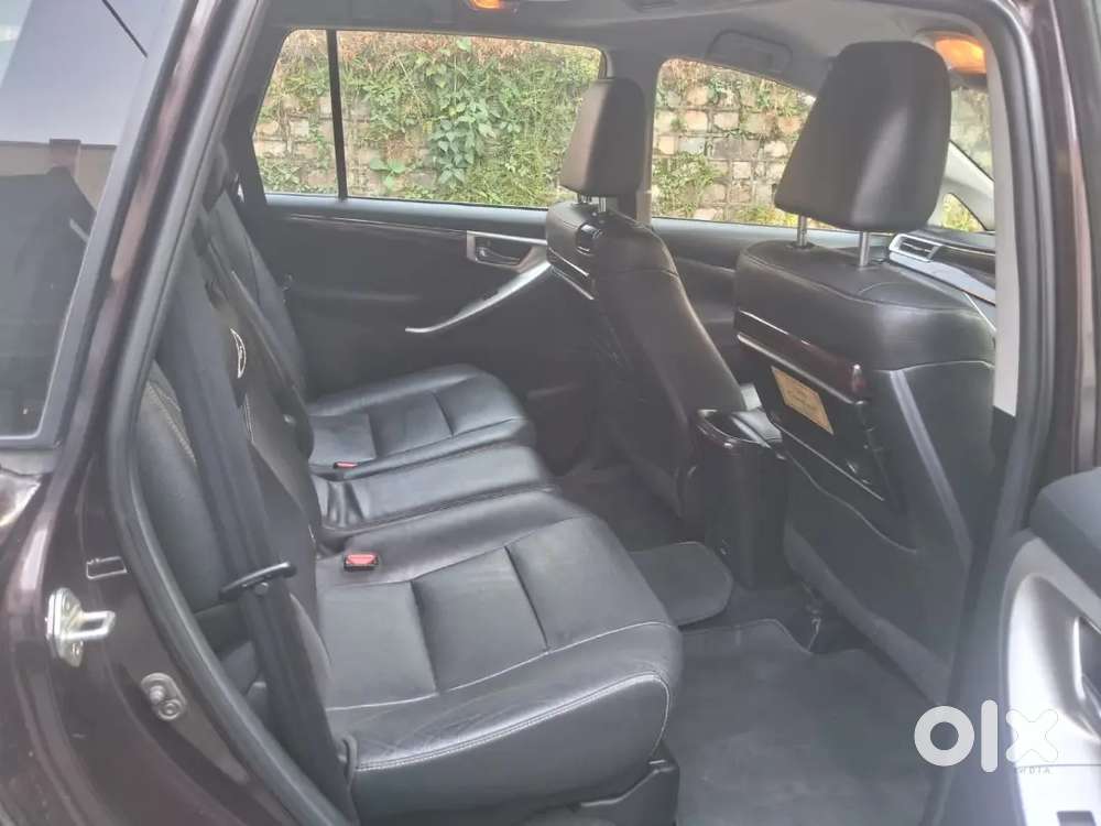 Toyota Innova Crysta 2017 Diesel Manual 115000 Km
