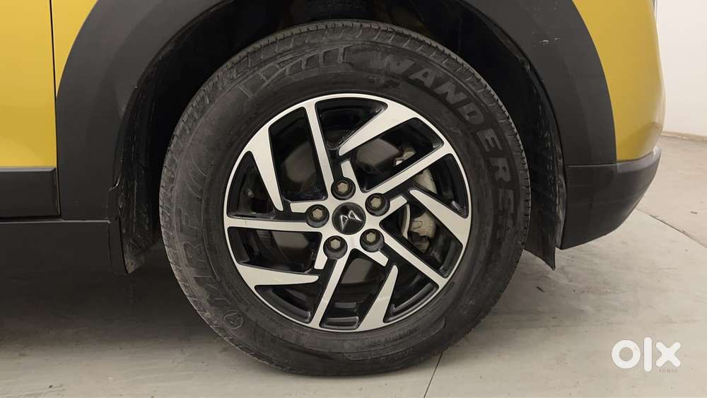 Mahindra Xuv 3xo Ax5l 1.2 Petrol At, 2024, Petrol