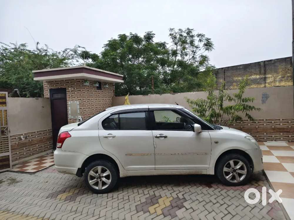 Maruti Suzuki Dzire 2011 Petrol