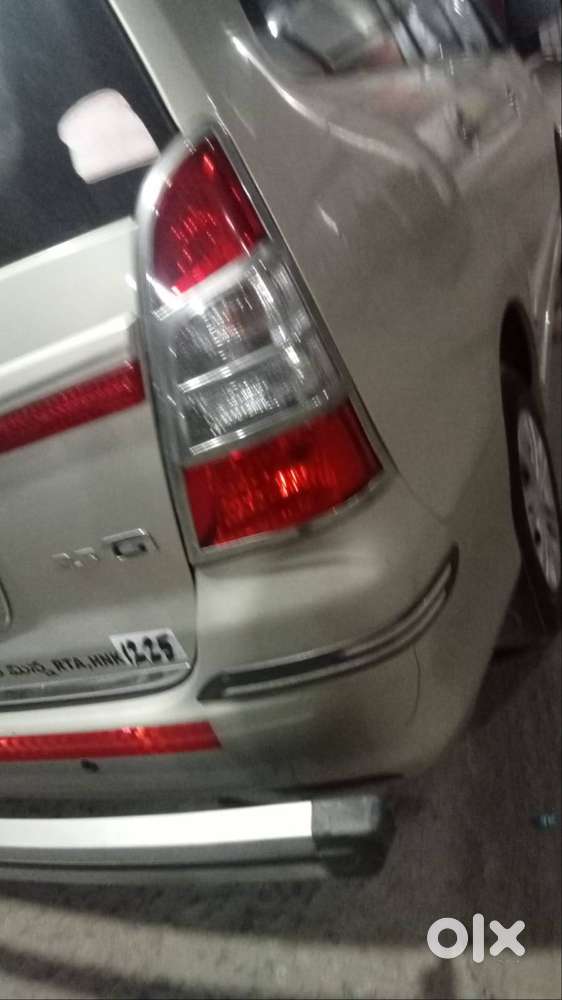 Yellow Plate 2015 Innova Maxi Cab 8 Seater