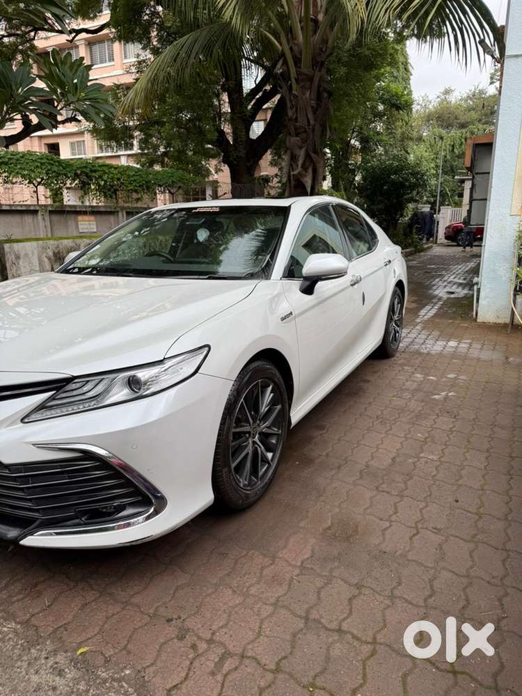 Toyota Camry Hybrid 2023