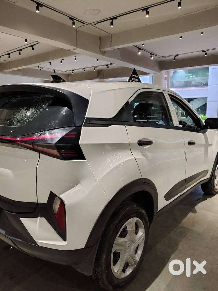 Tata Nexon Smart Plus1.2 Revotron Petrol 5 Mt, 2024, Petrol