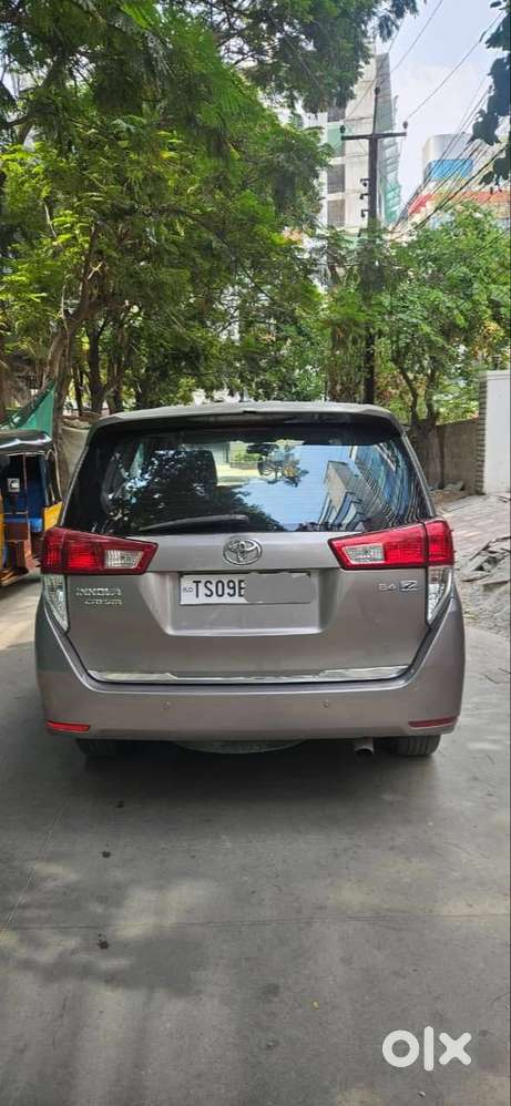 Superbly Maintained Toyota Innova Crysta 2.4zx Diesel Topend 1st Owner