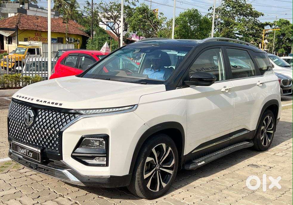 Mg Hector Plus Savvy Pro 1.5 Turbo Petrol Cvt 7 Str Dual Tone, 2023,..