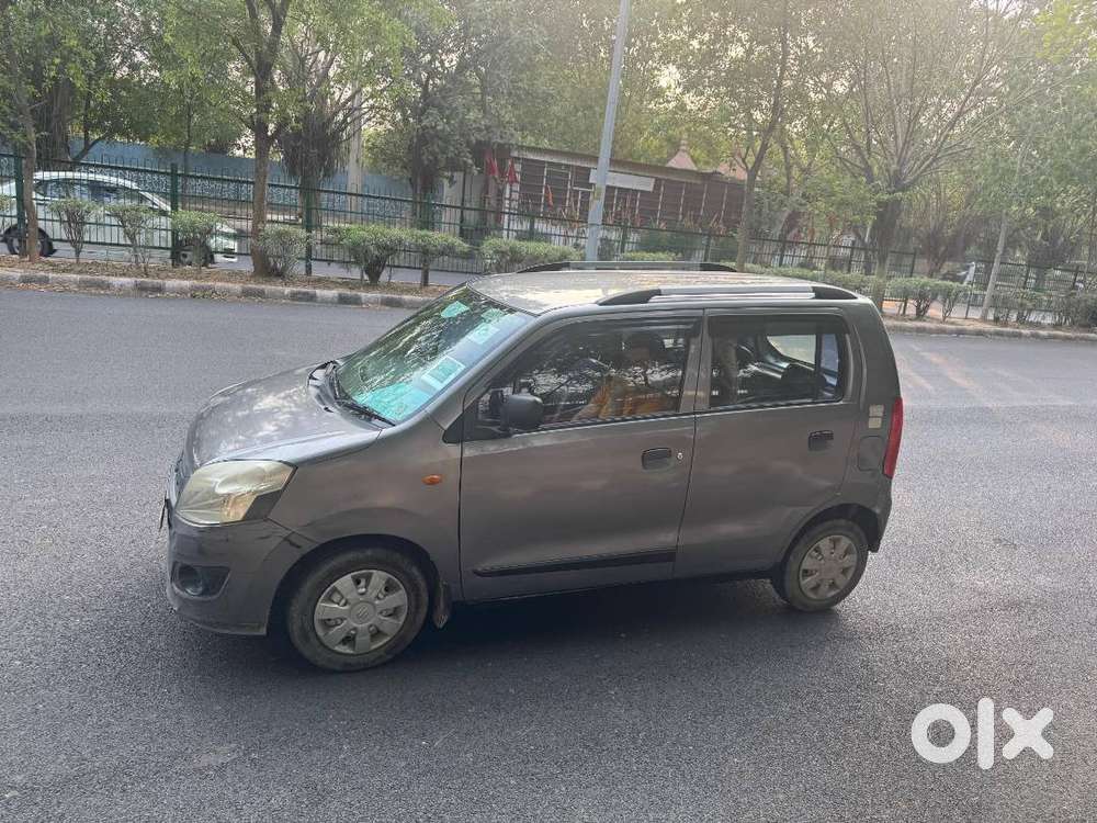 Wagonar Lxi Cng Fitted Mg-grey Colour Registration Upto 10/10/2029