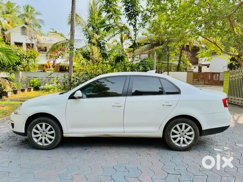 Volkswagen Jetta 2011 Diesel 124500 Km Driven New Papers April 2031
