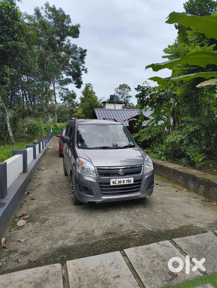 Maruti Suzuki Wagon R Lxi 2014 Neat Condition Front Tyre 90%