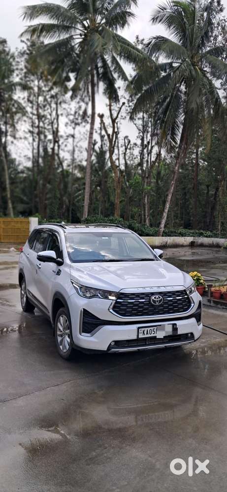 Toyota Innova Hycross 2.0 Vx Hybrid 8 Str, 2024, Petrol