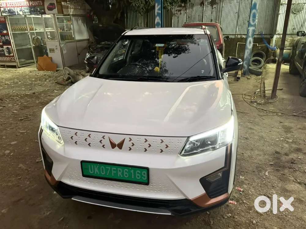 Mahindra Xuv400 Electric 2024