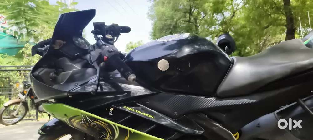 Yamaha R15 V2  2013 bike