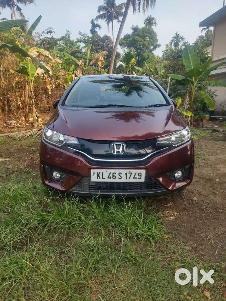 Honda Jazz 2018 Petrol 35000 Km Driven Company Service Well Maintend .