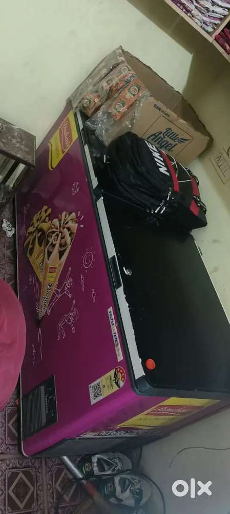 Deep freezer or cold drink freeze